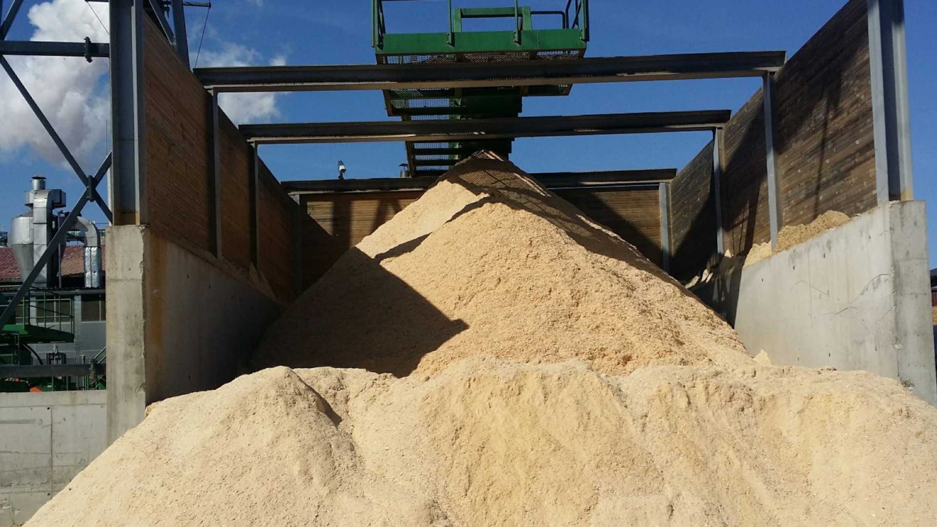 {"value":{"src":"http://file-manager-bucket-production-234547735252.s3.eu-west-2.amazonaws.com/mqpyg8lmkkmgbm_How-Wood-Pellets-are-Made5.jpg","alt":"","title":"How-Wood-Pellets-are-Made5.jpg","fileId":"01HACCR024DS2D85TTMA533SMG"}}